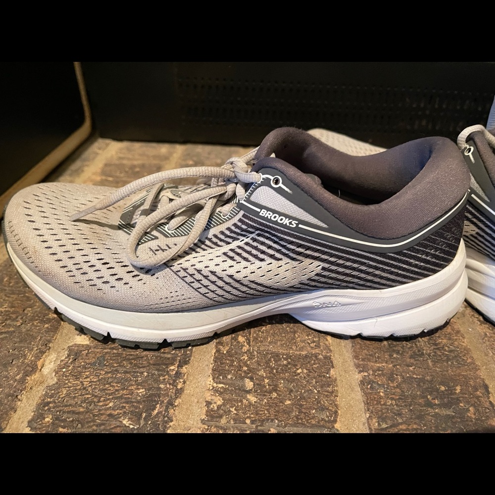 Brookes Launch 15 size women’s